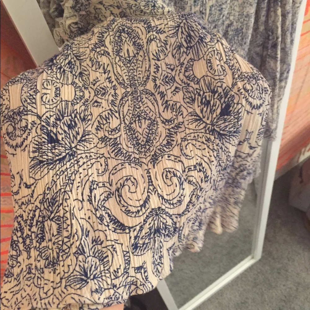 Off the shoulder bell bottom sleeve romper! - Picture 2 of 5